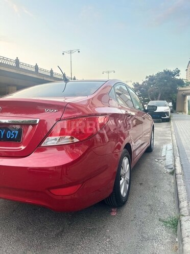 Hyundai Accent-5