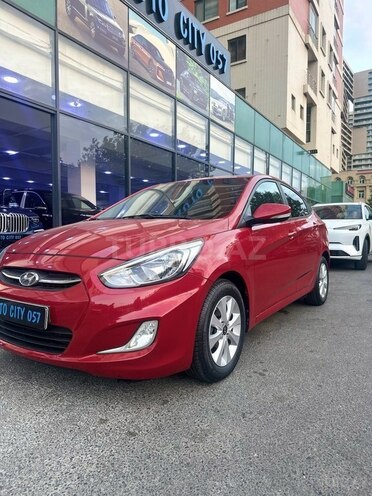 Hyundai Accent-2