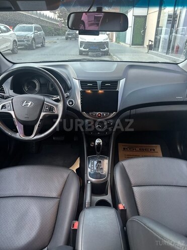 Hyundai Accent-7