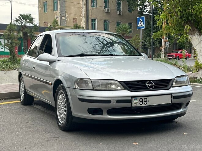 Opel Vectra 1996, 223,000 km - 1.6 l - Göyçay