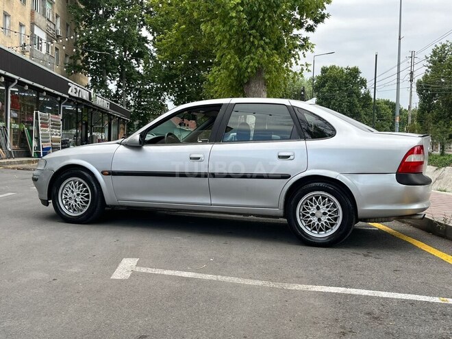 Opel Vectra 1996, 223,000 km - 1.6 l - Göyçay