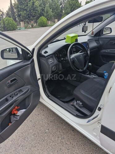 Kia Rio 2008, 270,000 km - 1.4 л - Saatlı
