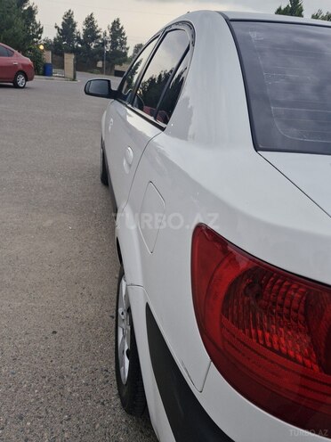 Kia Rio 2008, 270,000 km - 1.4 л - Saatlı