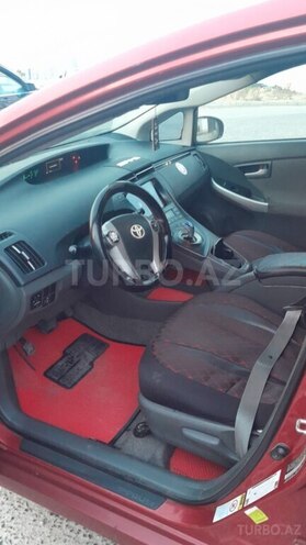 Toyota Prius-7