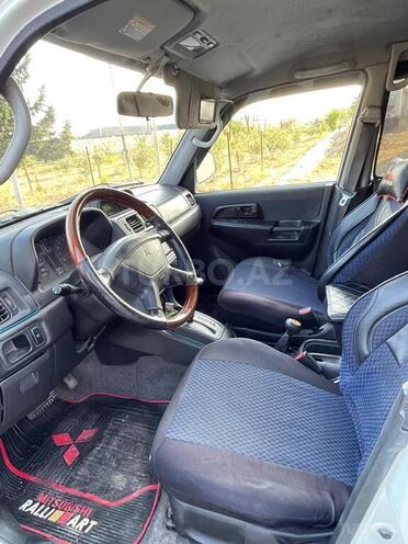 Mitsubishi Pajero io 2001, 235,265 km - 2.0 l - Bakı