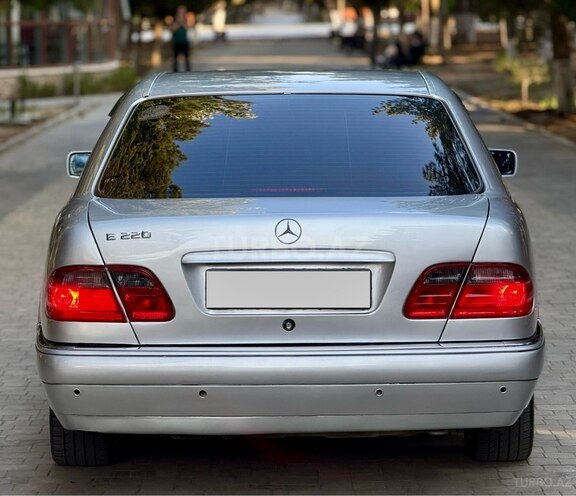 Mercedes E 220 d 1999, 378,000 km - 2.2 l - Bakı