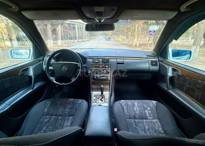 Mercedes E 220 d 1999, 378,000 km - 2.2 l - Bakı