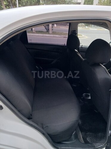 Chevrolet Aveo-8