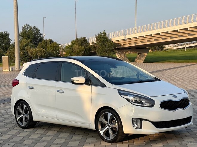Kia Carens-3