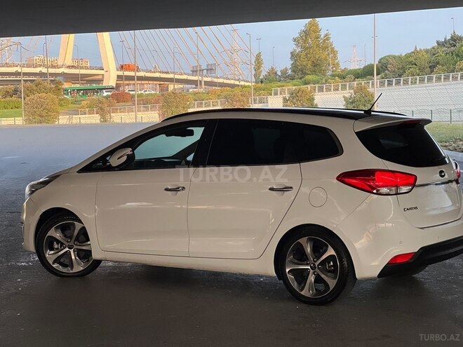 Kia Carens-5