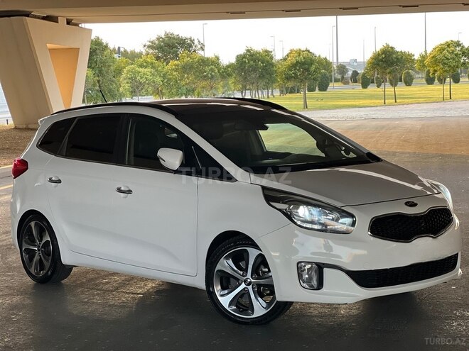 Kia Carens-6