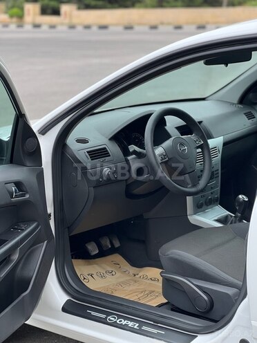 Opel Astra 2009, 179,000 km - 1.4 l - Gəncə