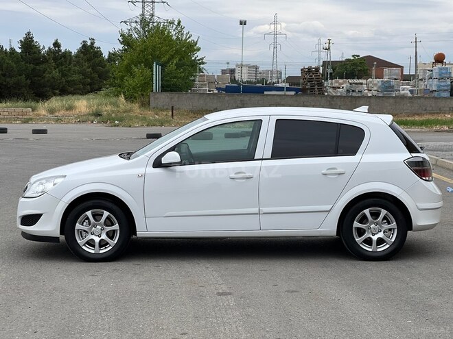 Opel Astra 2009, 179,000 km - 1.4 l - Gəncə