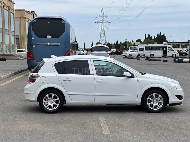 Opel Astra 2009, 179,000 km - 1.4 l - Gəncə