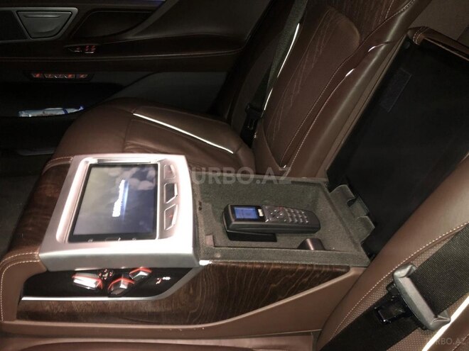 BMW 750 2018, 108,000 km - 4.4 l - Bakı