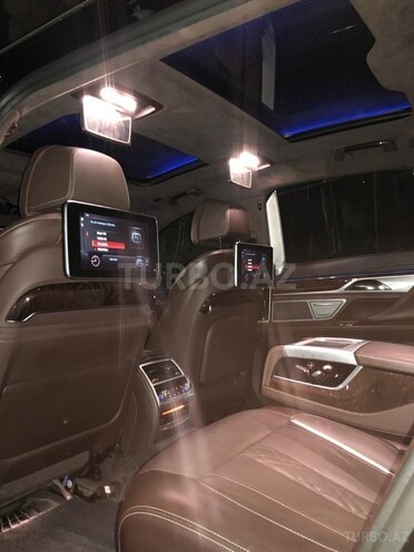 BMW 750 2018, 108,000 km - 4.4 l - Bakı