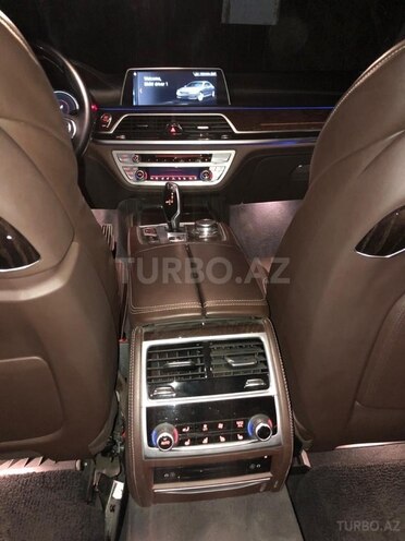 BMW 750 2018, 108,000 km - 4.4 l - Bakı