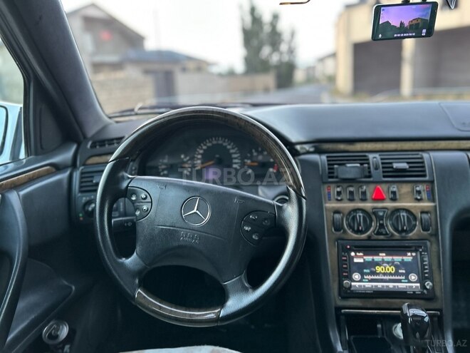 Mercedes E 200 d 2001, 580,000 km - 2.0 л - Bakı