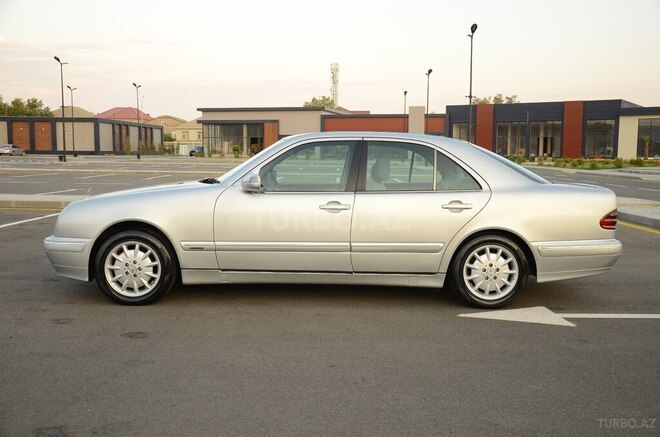 Mercedes E 270 1999, 278,880 km - 2.7 l - Bakı