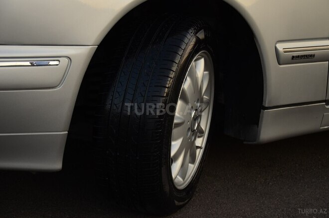 Mercedes E 270 1999, 278,880 km - 2.7 l - Bakı