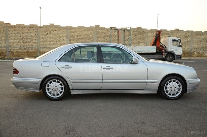 Mercedes E 270 1999, 278,880 km - 2.7 l - Bakı