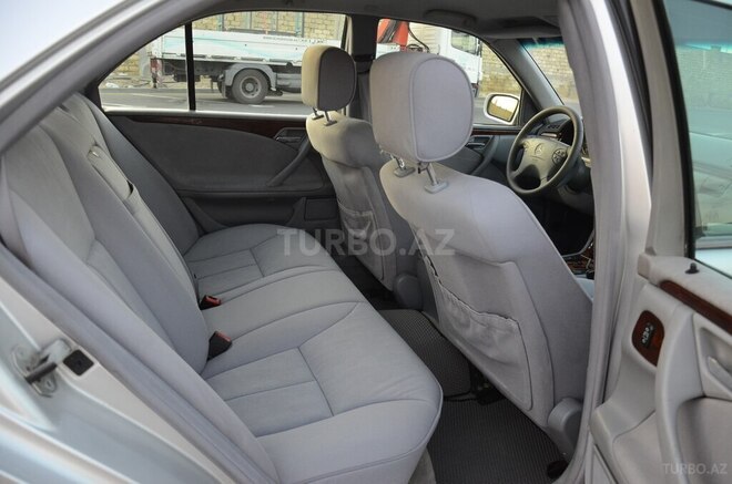 Mercedes E 270 1999, 278,880 km - 2.7 l - Bakı