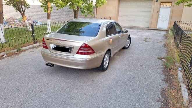 Mercedes C 200 2001, 290,000 km - 2.0 l - Sumqayıt