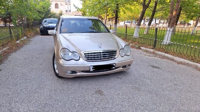 Mercedes C 200 2001, 290,000 km - 2.0 l - Sumqayıt