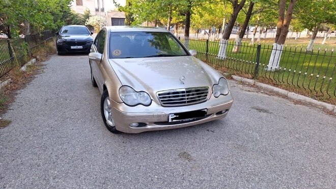 Mercedes C 200 2001, 290,000 km - 2.0 l - Sumqayıt