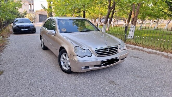 Mercedes C 200 2001, 290,000 km - 2.0 l - Sumqayıt