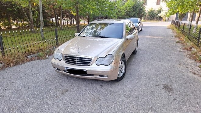 Mercedes C 200 2001, 290,000 km - 2.0 l - Sumqayıt