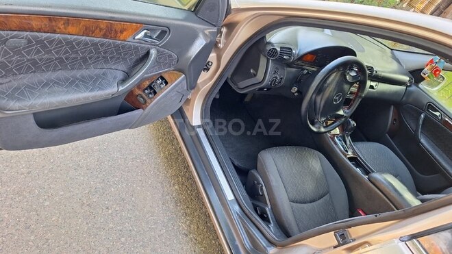 Mercedes C 200 2001, 290,000 km - 2.0 l - Sumqayıt