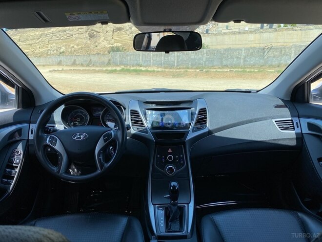 Hyundai Avante-11