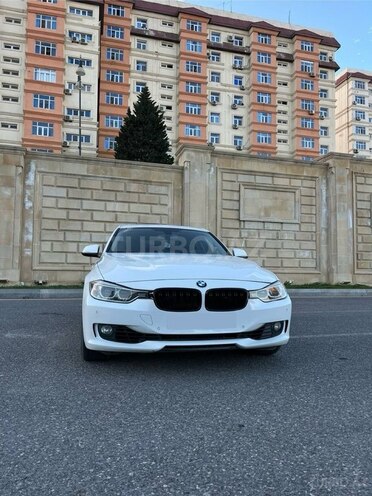 BMW 320-1