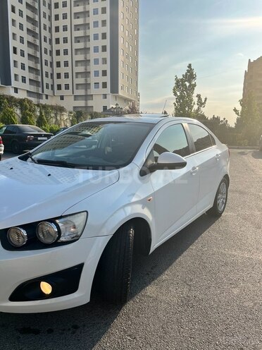 Chevrolet Aveo-5