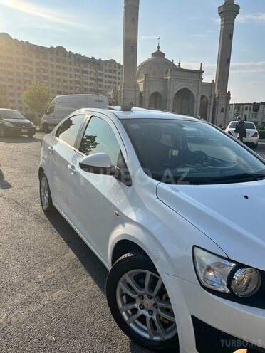 Chevrolet Aveo-4