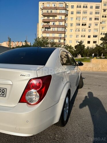 Chevrolet Aveo-12