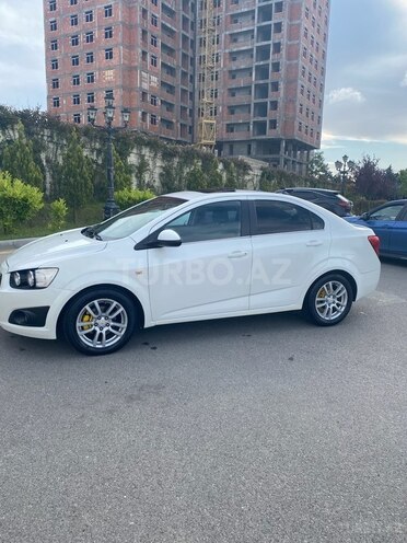 Chevrolet Aveo-8