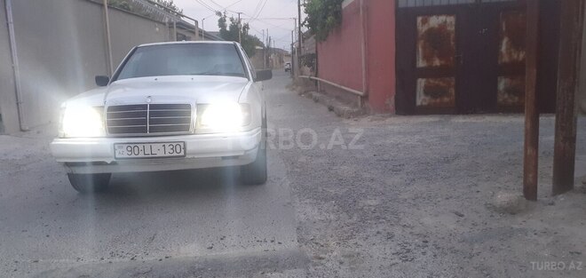 Mercedes E 200 d 1986, 115,000 km - 2.0 l - Bakı