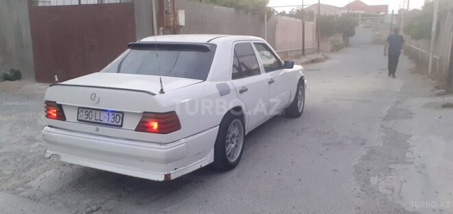 Mercedes E 200 d 1986, 115,000 km - 2.0 l - Bakı