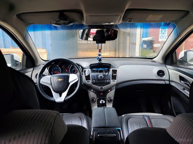 Chevrolet Cruze 2011, 298,000 km - 1.6 l - 