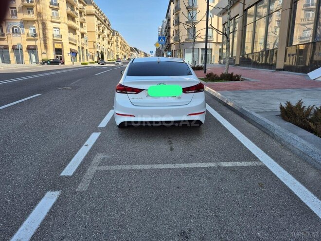 Hyundai Elantra 2017, 104,768 km - 2.0 l - Bakı