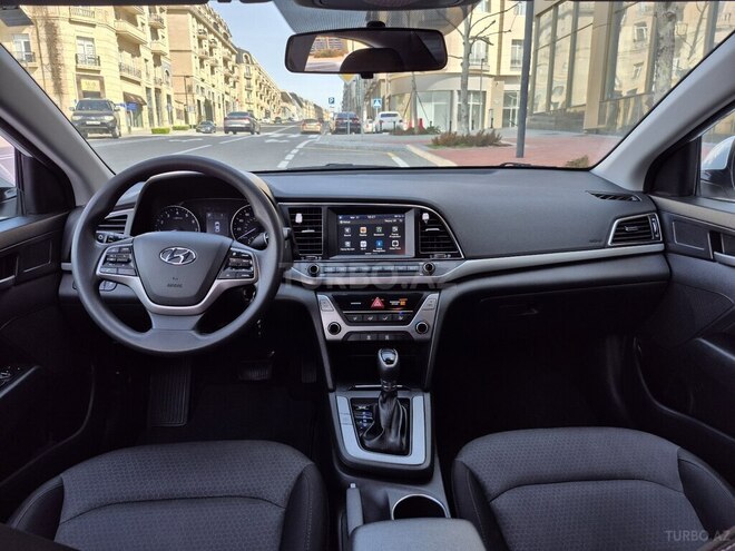 Hyundai Elantra 2017, 104,768 km - 2.0 l - Bakı