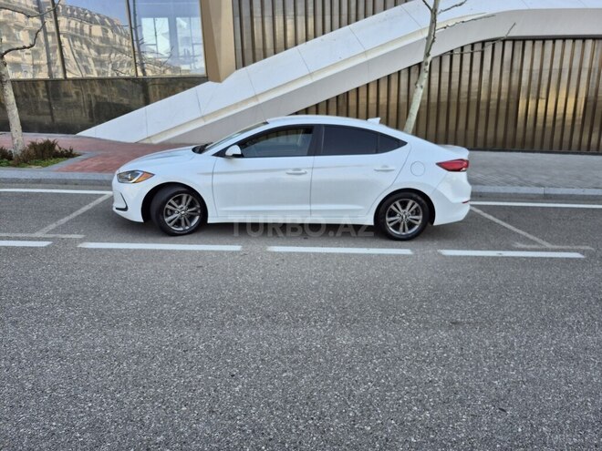 Hyundai Elantra 2017, 104,768 km - 2.0 l - Bakı