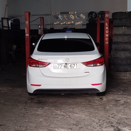 Hyundai Elantra 2015, 107,200 km - 1.8 л - Bakı