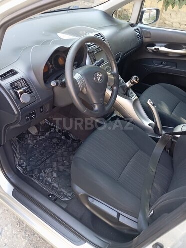 Toyota Auris 2009, 325,000 km - 1.4 l - Gəncə