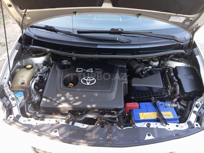 Toyota Auris 2009, 325,000 km - 1.4 l - Gəncə