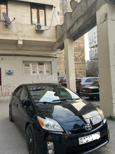 Toyota Prius-2