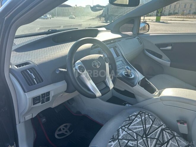 Toyota Prius-9