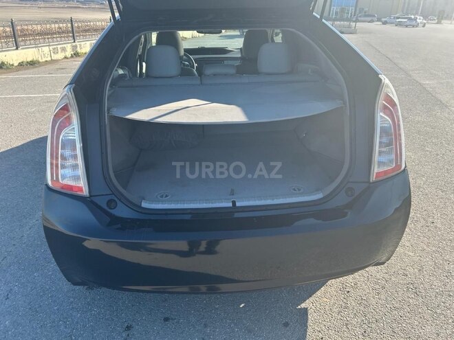 Toyota Prius-6